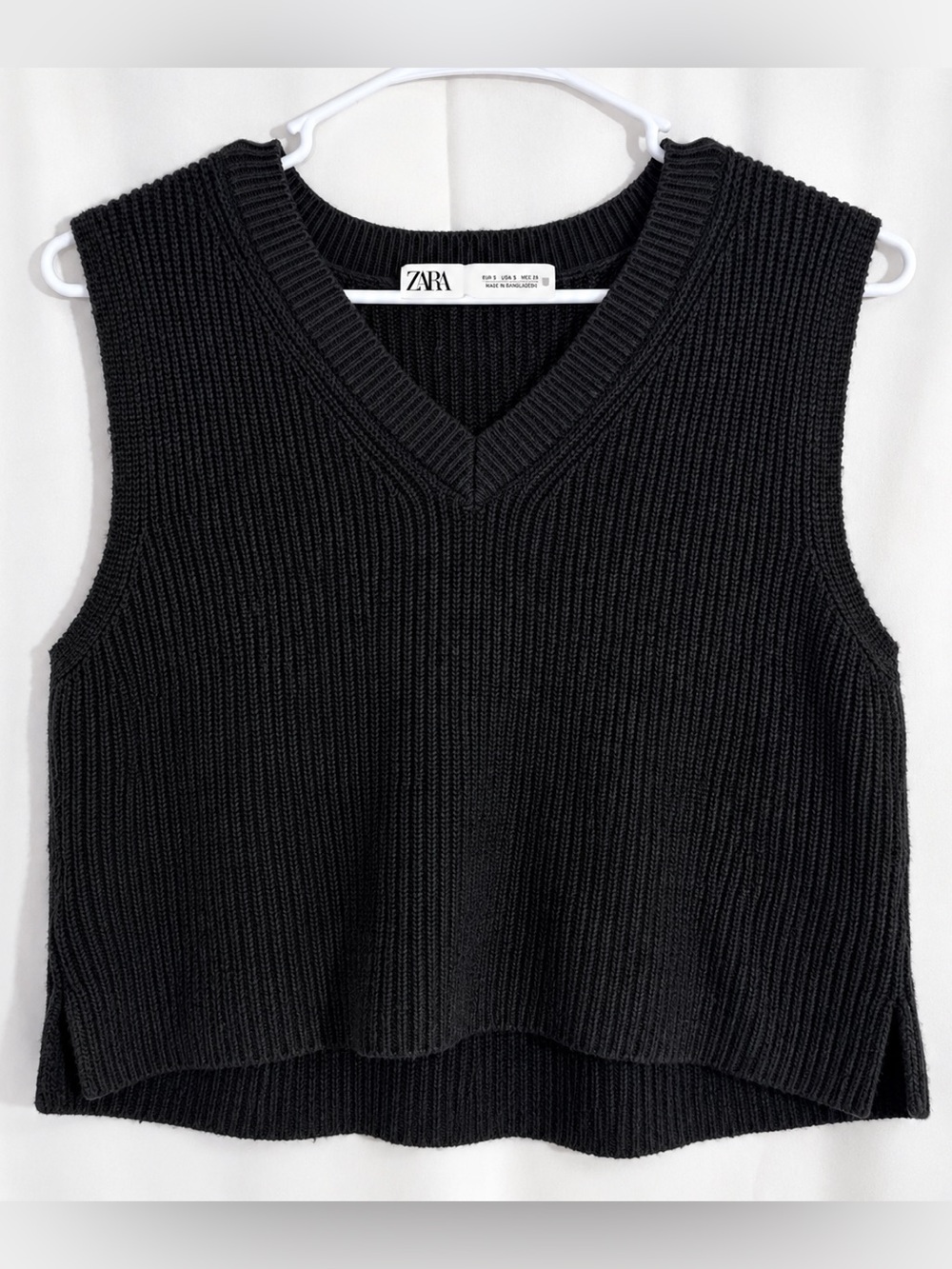 ZARA Black Ribbed Knit V Neck Sweater Vest Sleeveless Cropped Size S